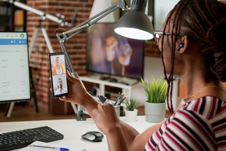 Os benefícios de contratar uma agência de marketing para divulgar o seu negócio  Os benefícios de contratar uma agência de marketing para divulgar o seu negócio